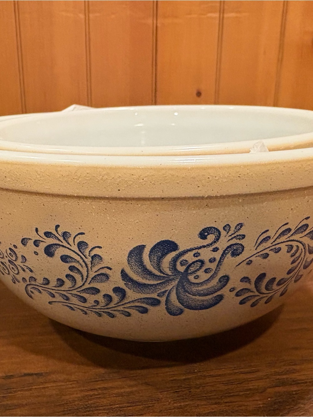 2 Vintage-PYREX mixing bowls Homestead #403 EUC w/high shine 2.5L and 1.5L